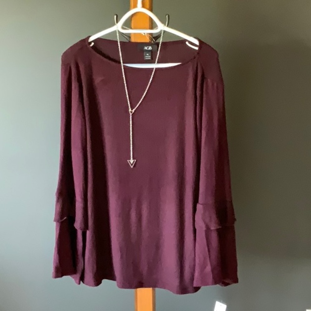 AGB lightweight long-sleeve shirt with neckless. NWT ~ Size XL